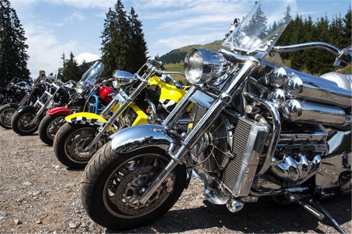 Etwa 20 Boss-Hoss-Motorräder waren anlässlich des «Run to the Hill»-Festivals au...