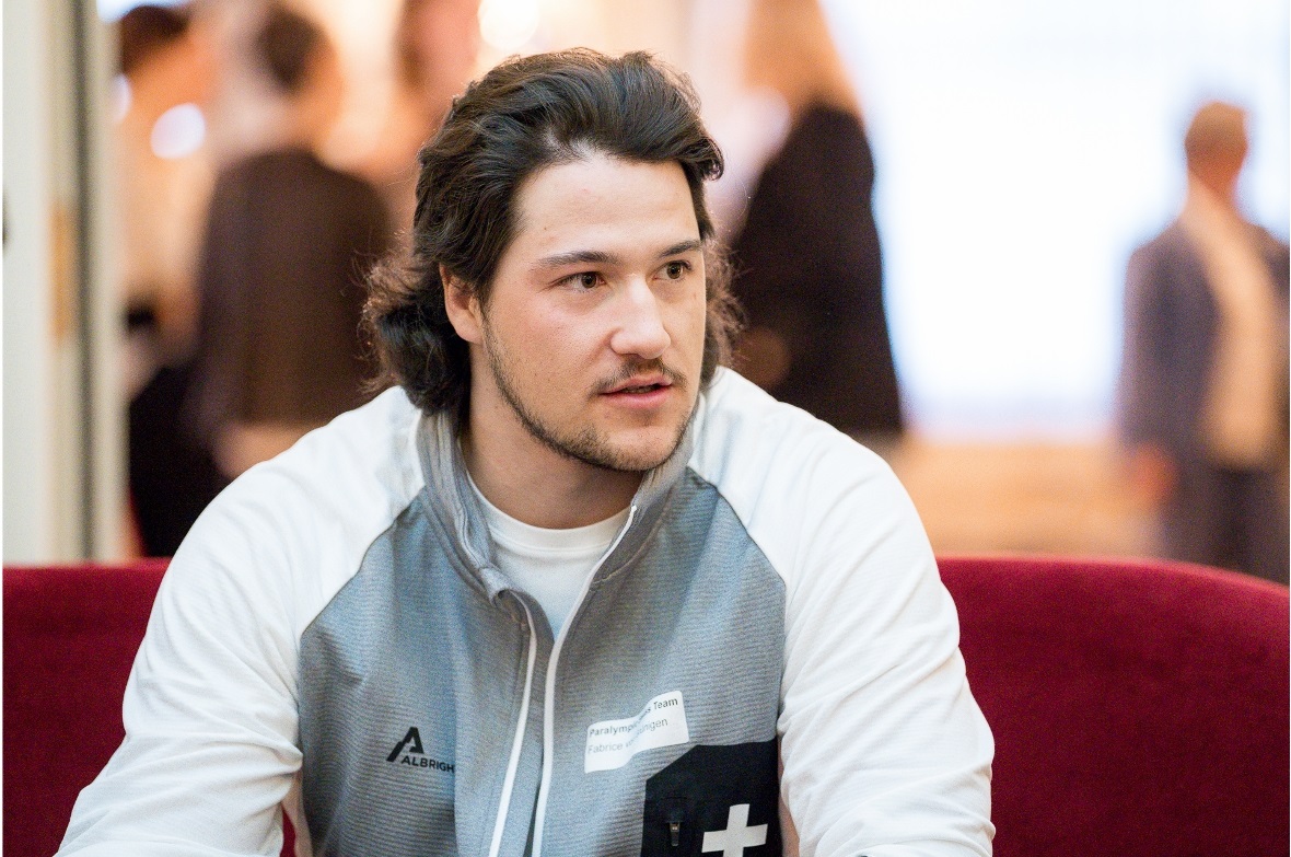 Fabrice von Grünigen im Gespräch mit Aron Fahrni, Silvan Hofer und der SZ.