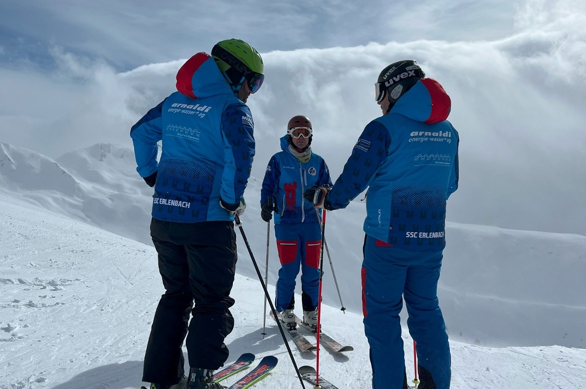 Hüttengeschichten à la Skiclub Erlenbach Fachsimpeln auf 2600 mü.M.
