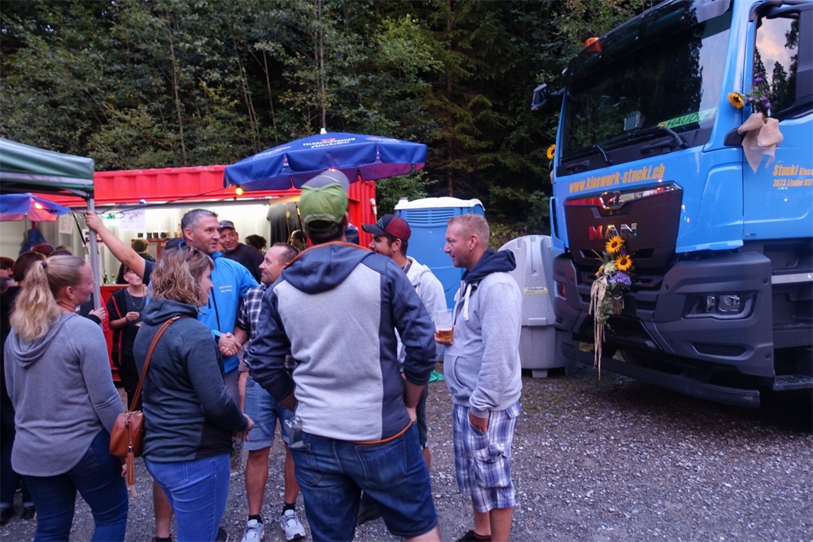 Fachsimpeln unter Einheimischen.