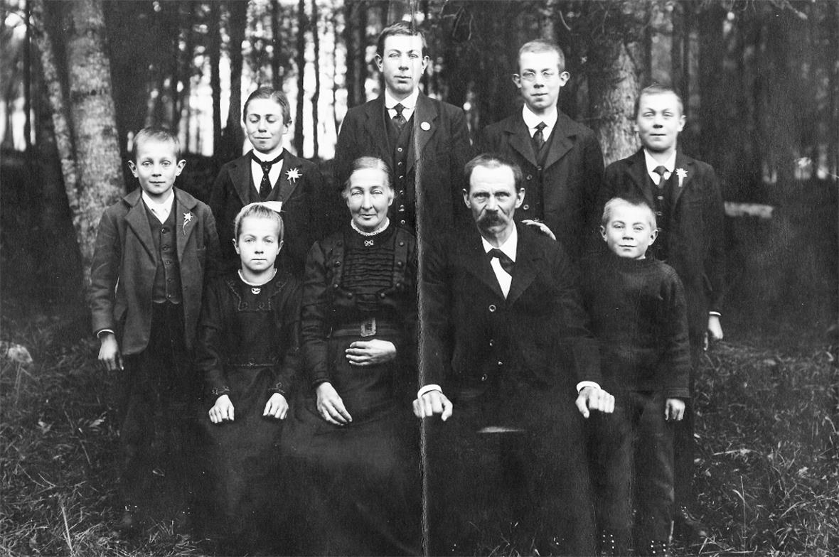 Familie Knubel aus Matten: hinten Hermann, Alfred, Adolf, Ernst und Armin; vorne...