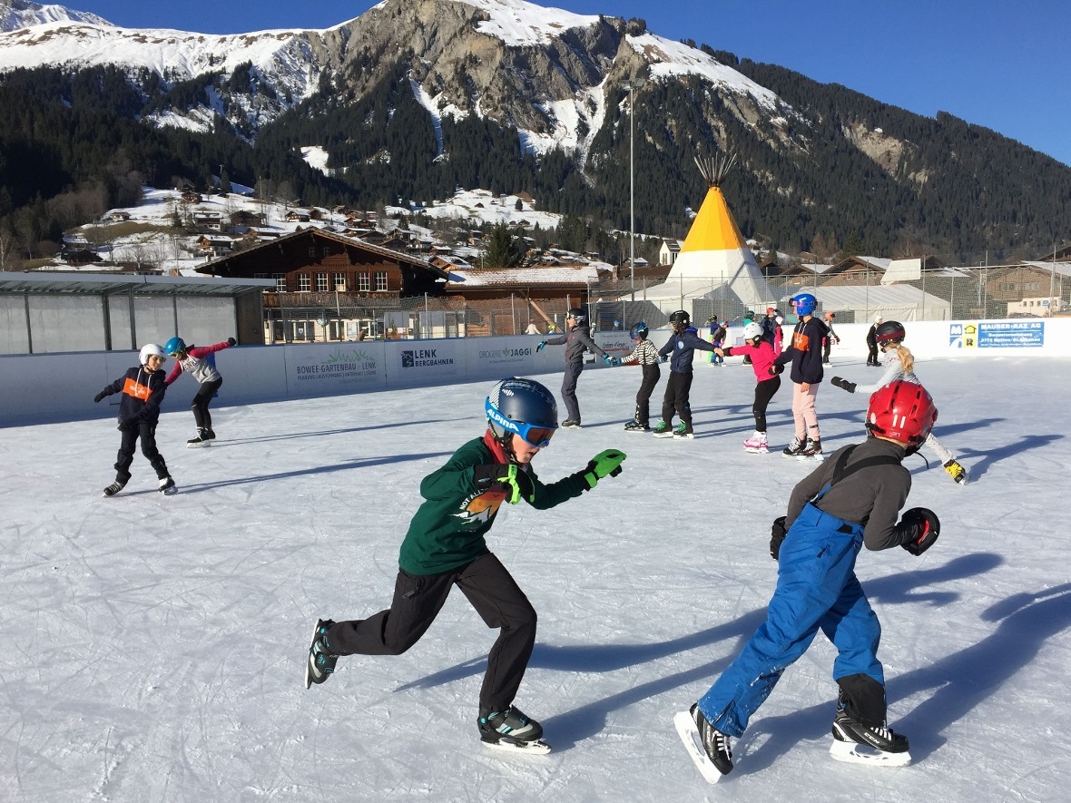 Fangis auf der Eisbahn.