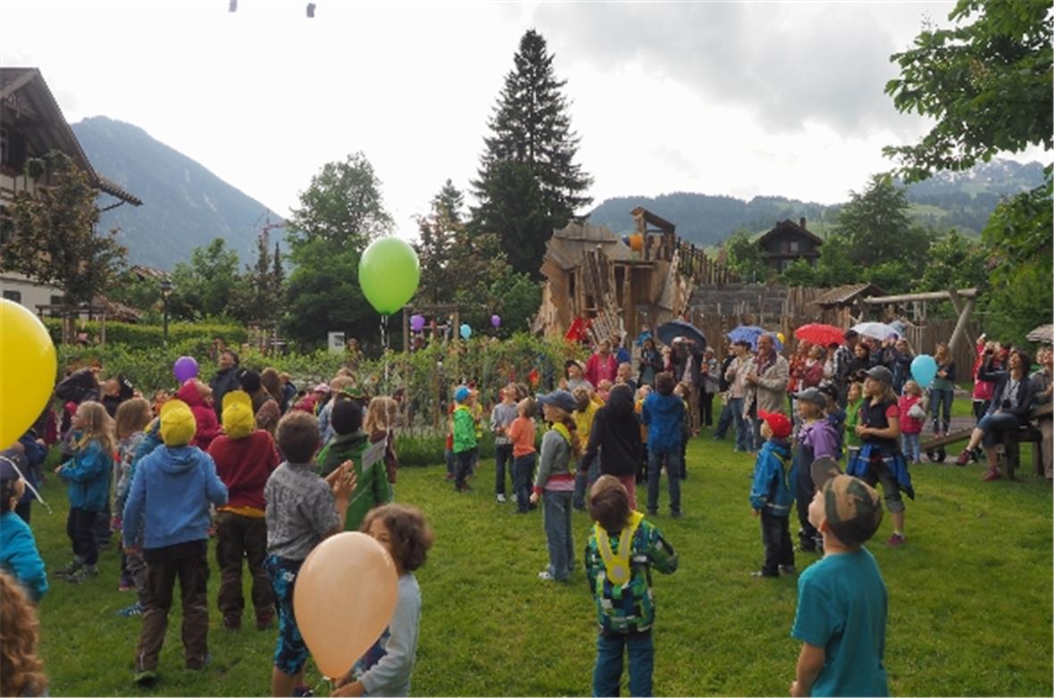 Fast alle Ballone sind auf und davon.