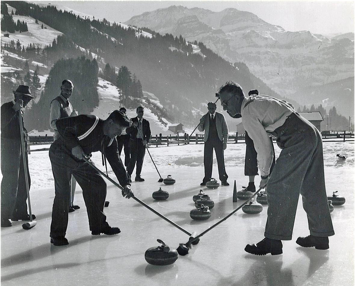 Grosses Jubiläumsturnier der Curler Faszination Eissport: Für Curler an der Lenk seit 100 Jahren.