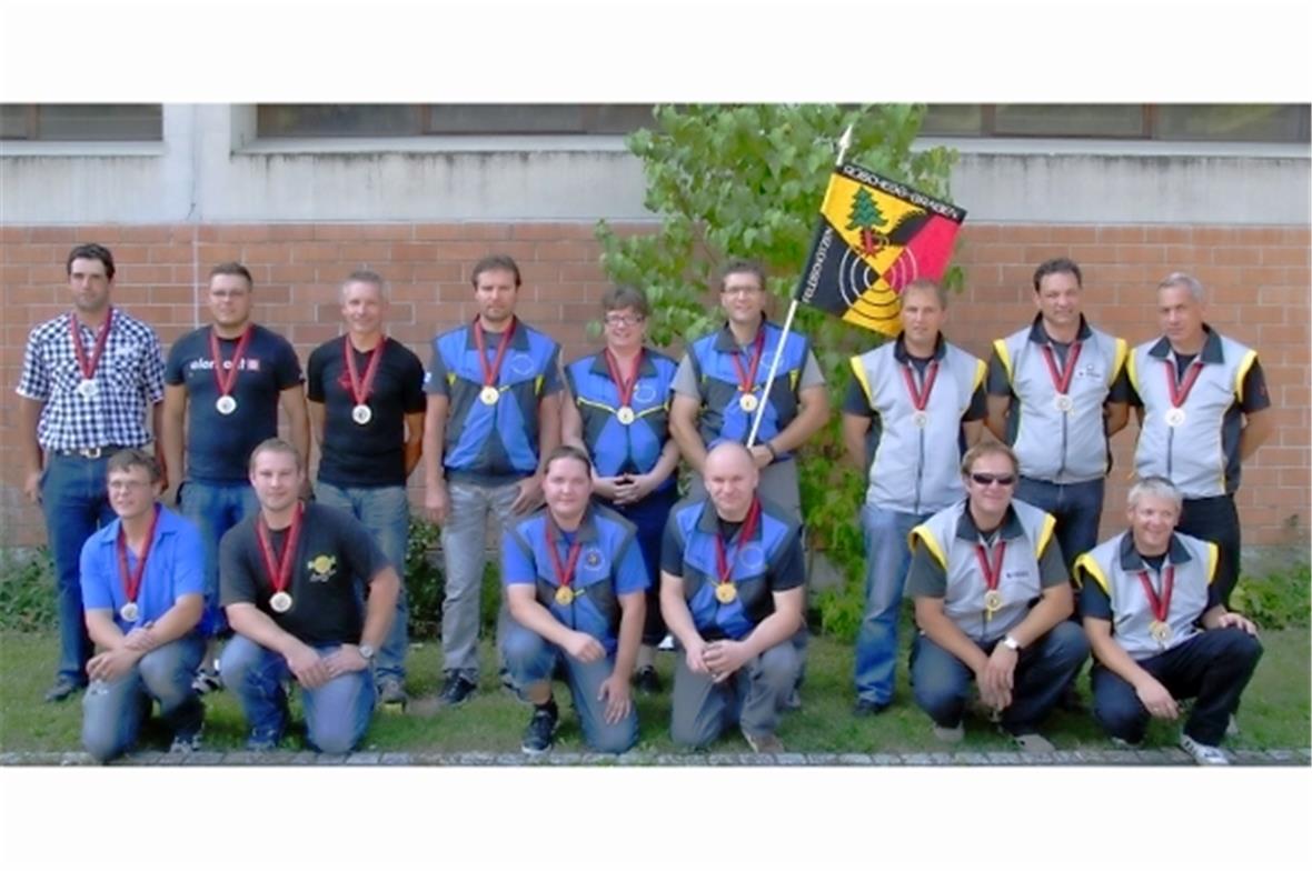 35. Kant. Gruppenmeisterschaftsfinal Gewehr 300m: Silber für SV Diemtigen 2 Feld D, v.l. 2. Diemtigen SV2 h. Erich Stucki, Bruno Stucki, Daniel Balmer v. Beat Stucki, Oliver Haueter. 1. Rüschegg-Graben FS1 h. Martin Nydegger, Margrit Bracher, Hanspeter Hirschi v. Reto Stoll, Christian Bartlome. 3. Frutigen SV 1 689 h. Peter Germann, Beat Hänni, Toni Schmid v. Peter Fuhrer, Hansruedi Mathys.