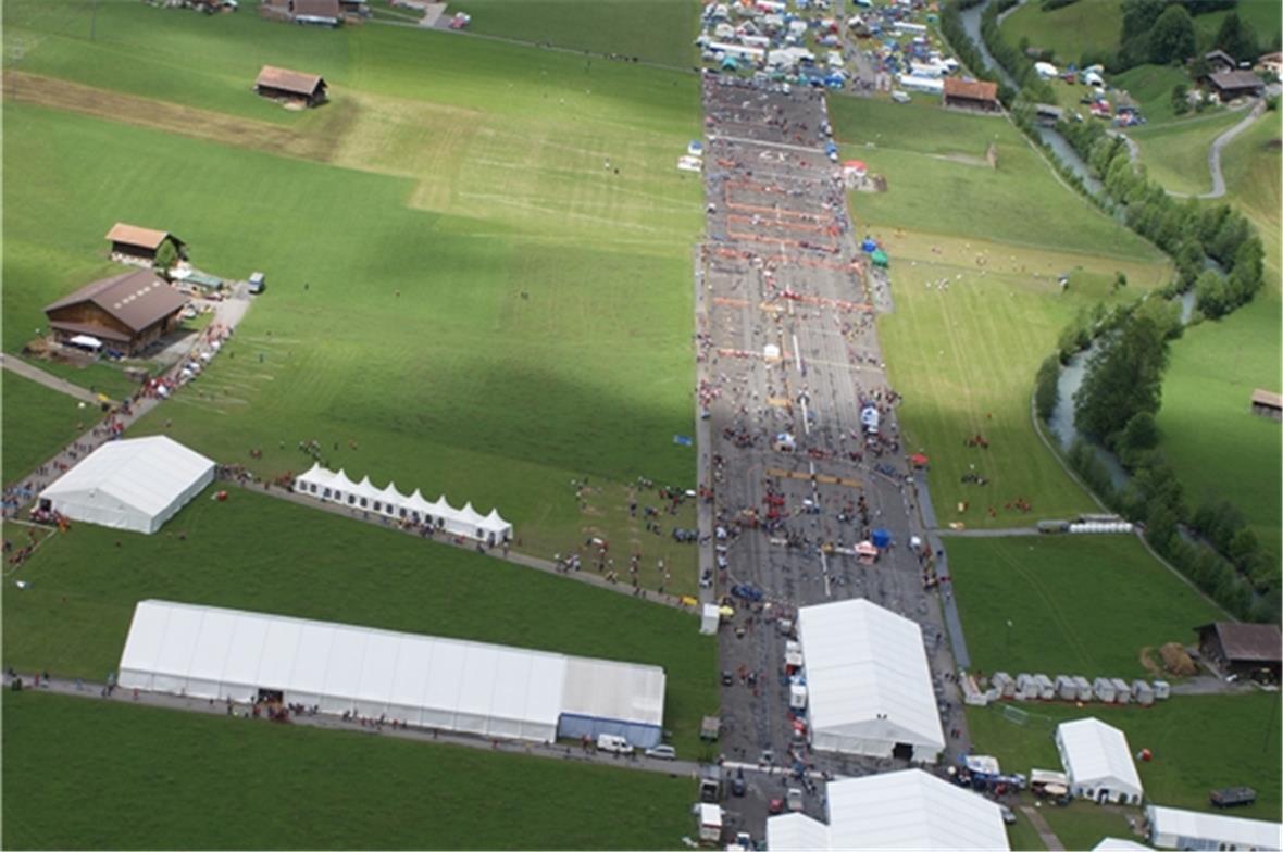 Festgelände auf demFlugplatz