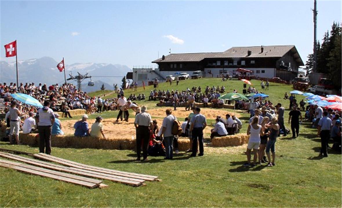 Festgelände bei prächtigstem Sommerwetter.