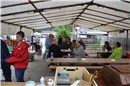 Festwirtschaft im Zelt.