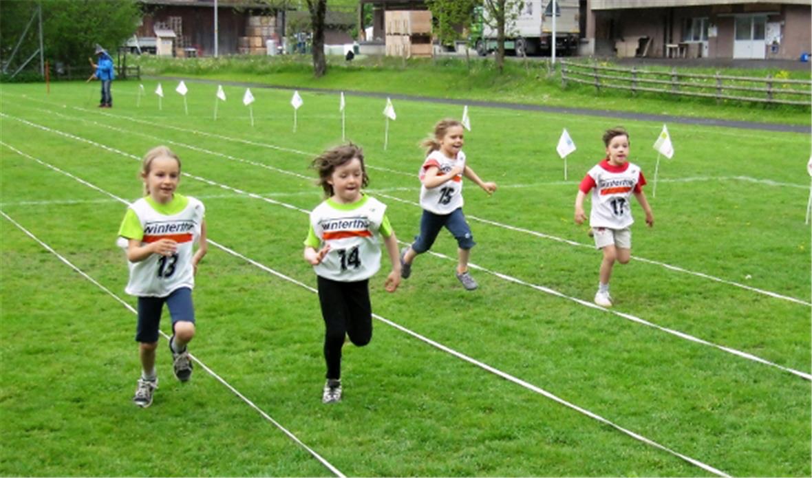 Finalläufe Sprint 50 Meter Knirpsen Mädchen.