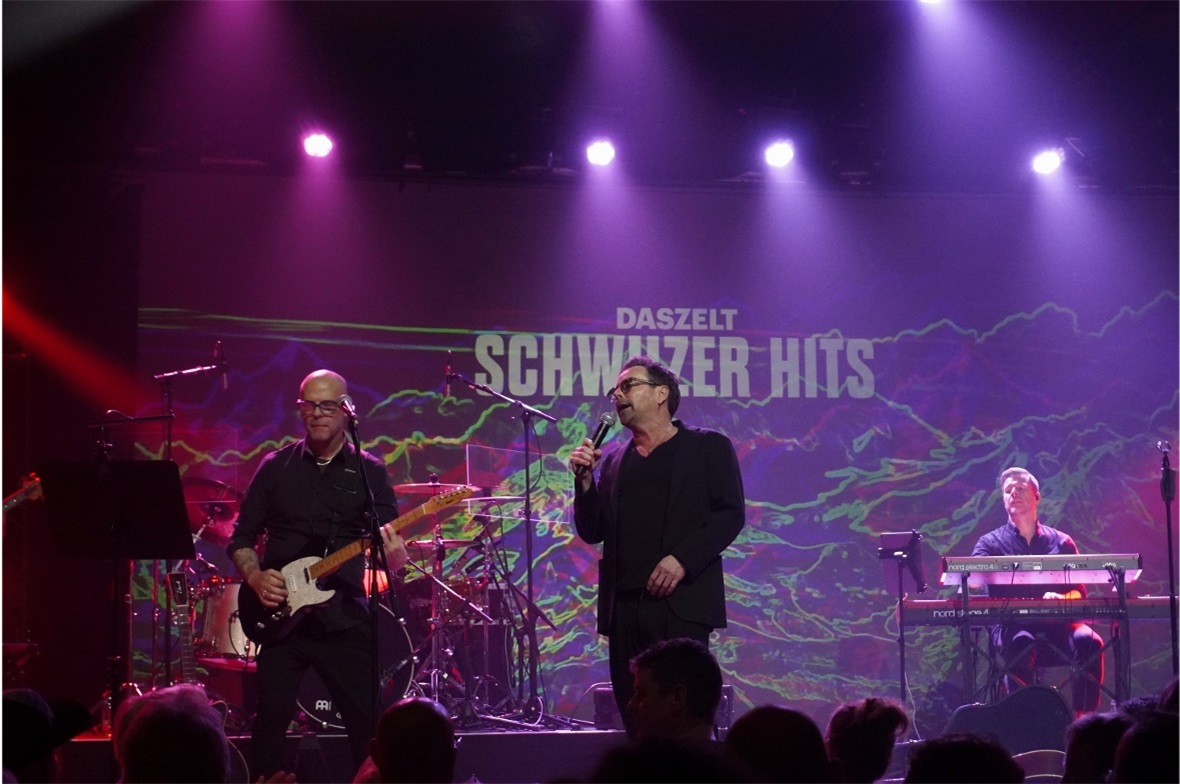 Florian Ast, bei ihm ist gute Stimmung garantiert. Bei der Song Wahl setzte er a...