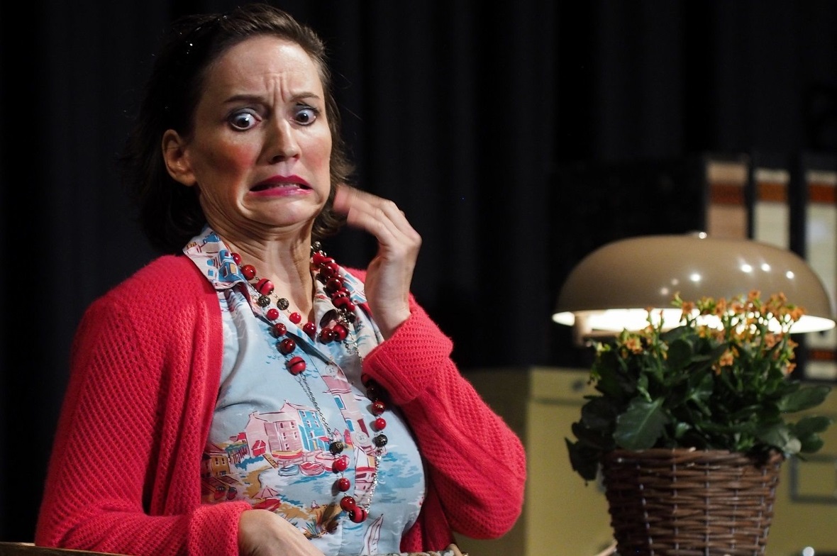 Fränzi Niedermeyer (Nathalie Moser) im Verhör: «Ui, habe ich jetzt zuviel gesagt...