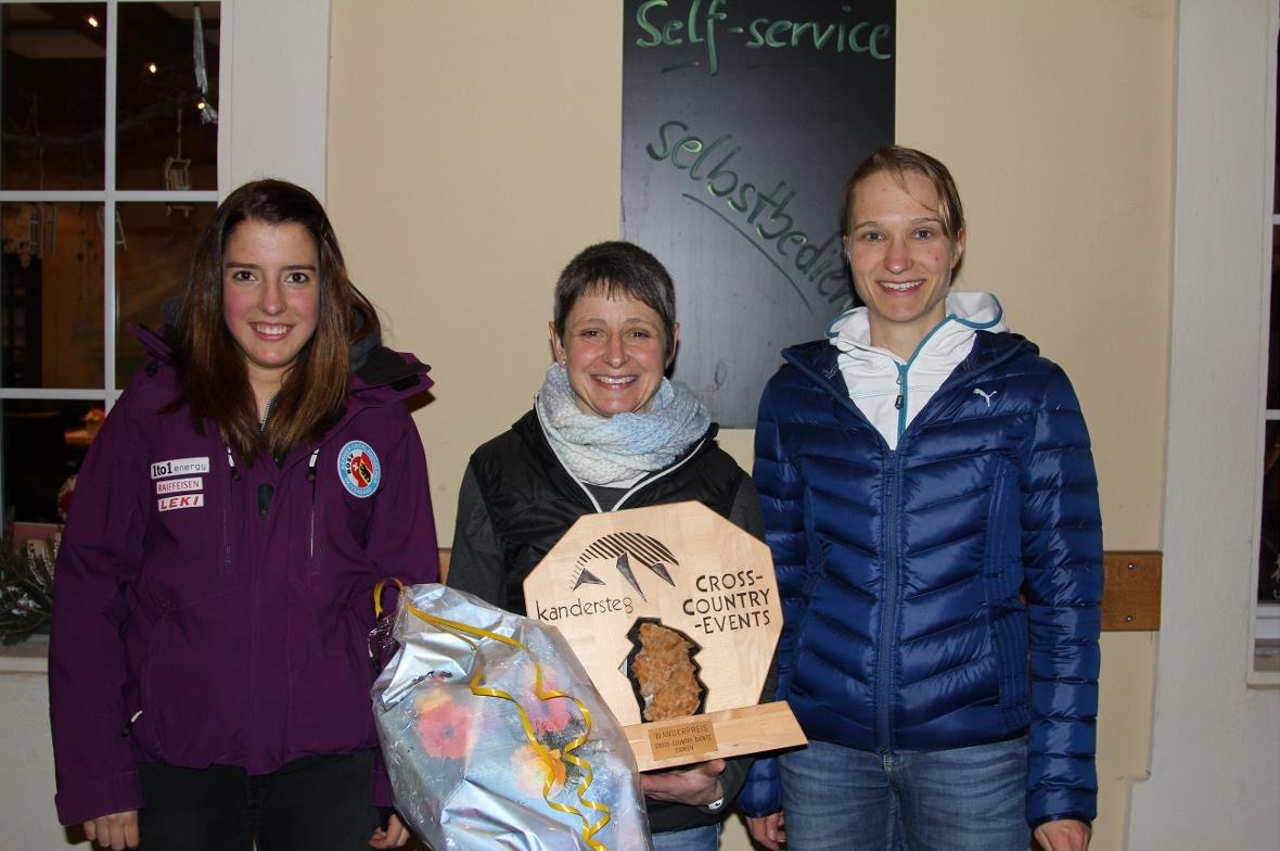 Frauenpodest (v.l.n.r.): Rahel Niedhart, Marianne Wittwer und Sara Künzi.