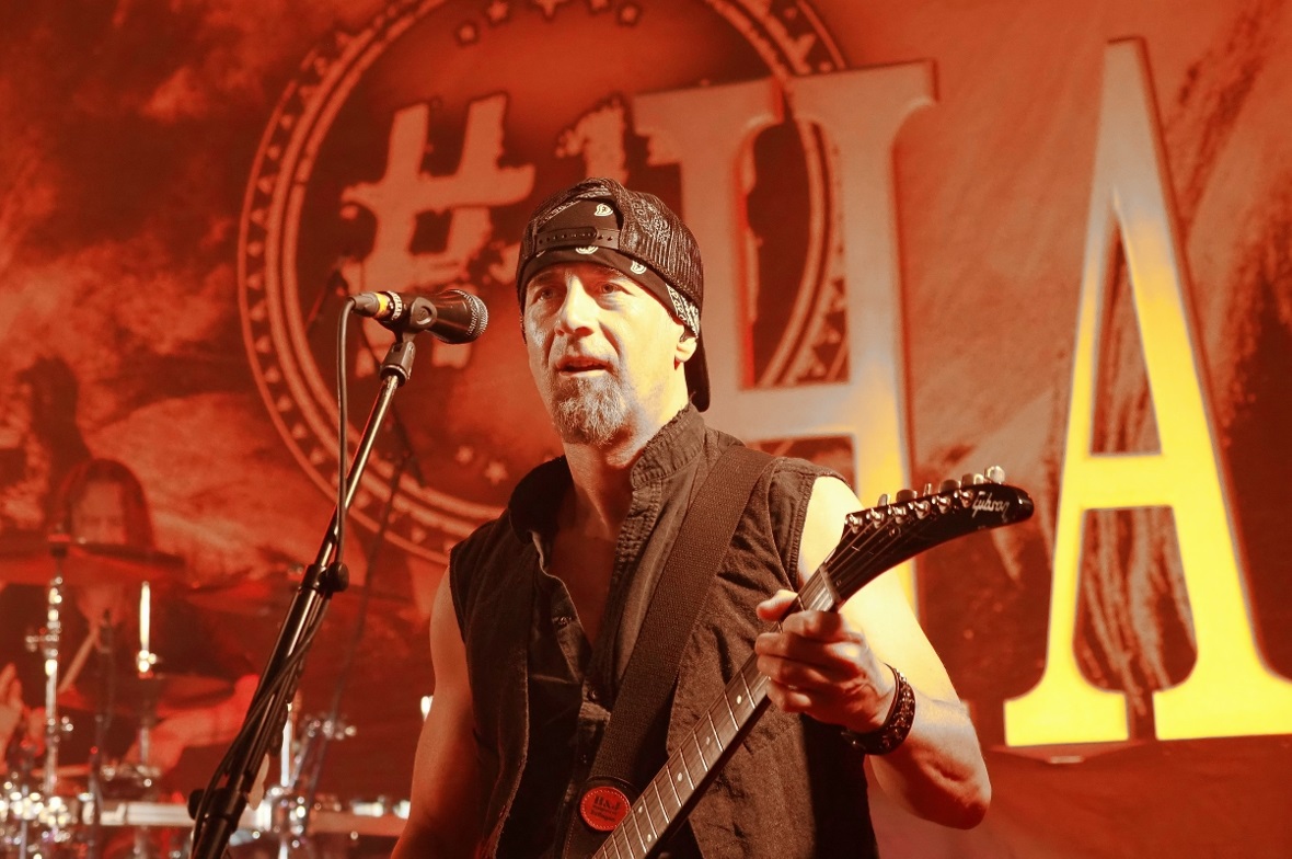 Freddy Scherer beim Gotthard-Konzert im Lötschbergsaal Spiez.