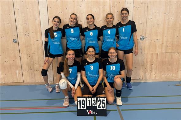 Freude über die positive Entwicklung und Aufstieg in die nächsthöhere Liga: Das U20-Team des VBC Obersimmental.