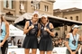 Freuen sich über SM-Gold vor dem Bundeshaus: Anouk und Zoé Vergé-Dépré.