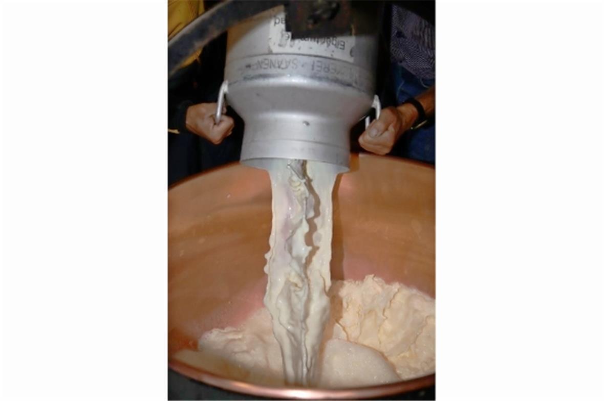 Frischi Milch i ds Chessi