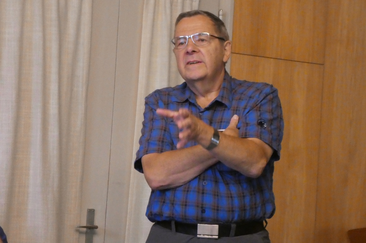 Fritz Röthlisberger, Präsident des Vereins Alphornseminar im Diemtigtal, heisst ...