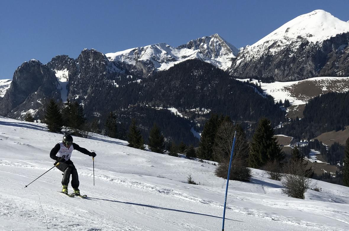 Fritz Seewer unterwegs zur Tagesbestzeit im Slalom.