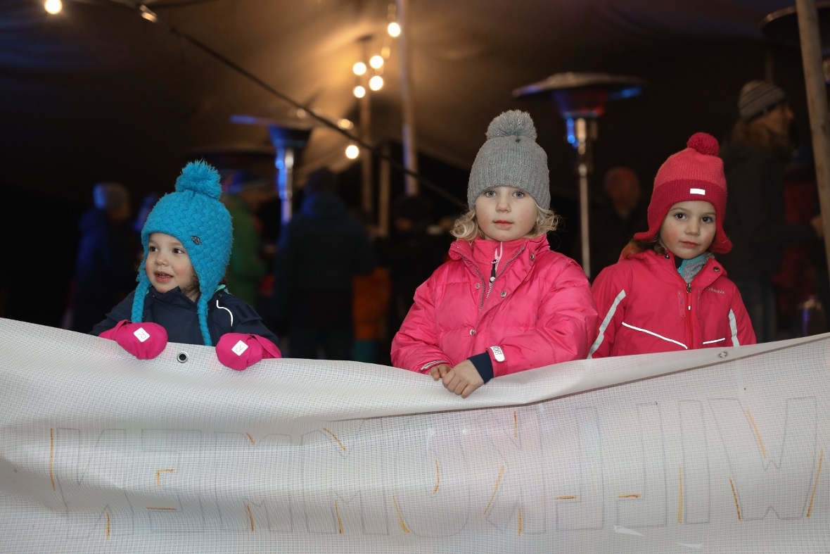 Fröhliche Zaungäste am «Lenk UNPLUGGED» 2020.