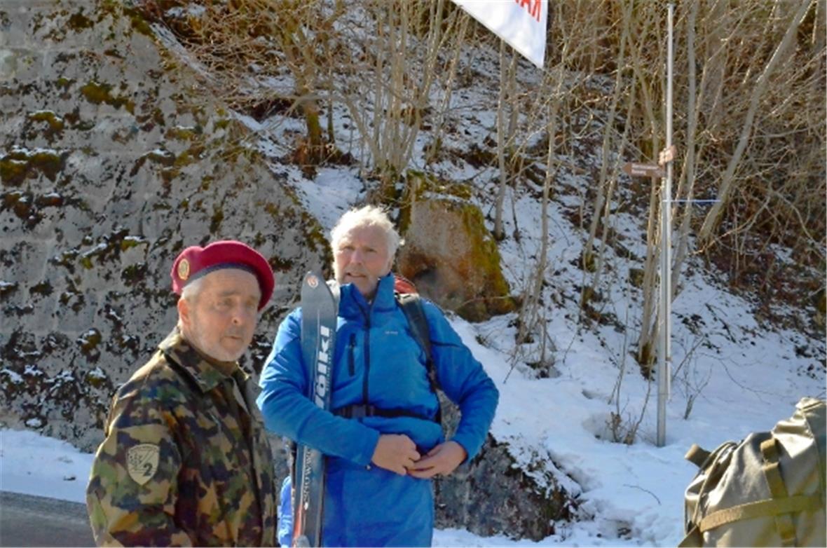 Für Alfred Ryter aus Uetendorf war jeder seiner 50 Zweitägeler mit einem besonderen Erlebnis verbunden. Am Tagesziel in der Garstatt wurde der Jubilar von Osggi Stalder herzlich begrüsst.