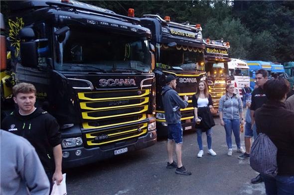 Für gemütliches Plaudern und Diskutieren vor den Trucks war genügend Zeit.