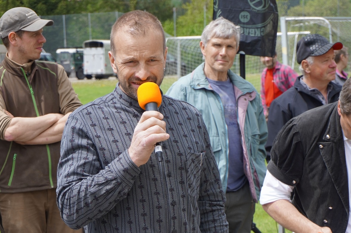 Gastreferat von Nationalrat Andy Gafner. Er betonte die Wichtigkeit der Ziegenzu...