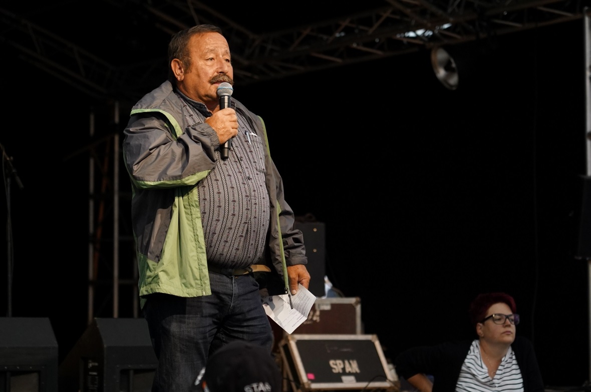 Gemeindepräsident Albert Wampfler führte souverän und ohne Längen durch den offi...