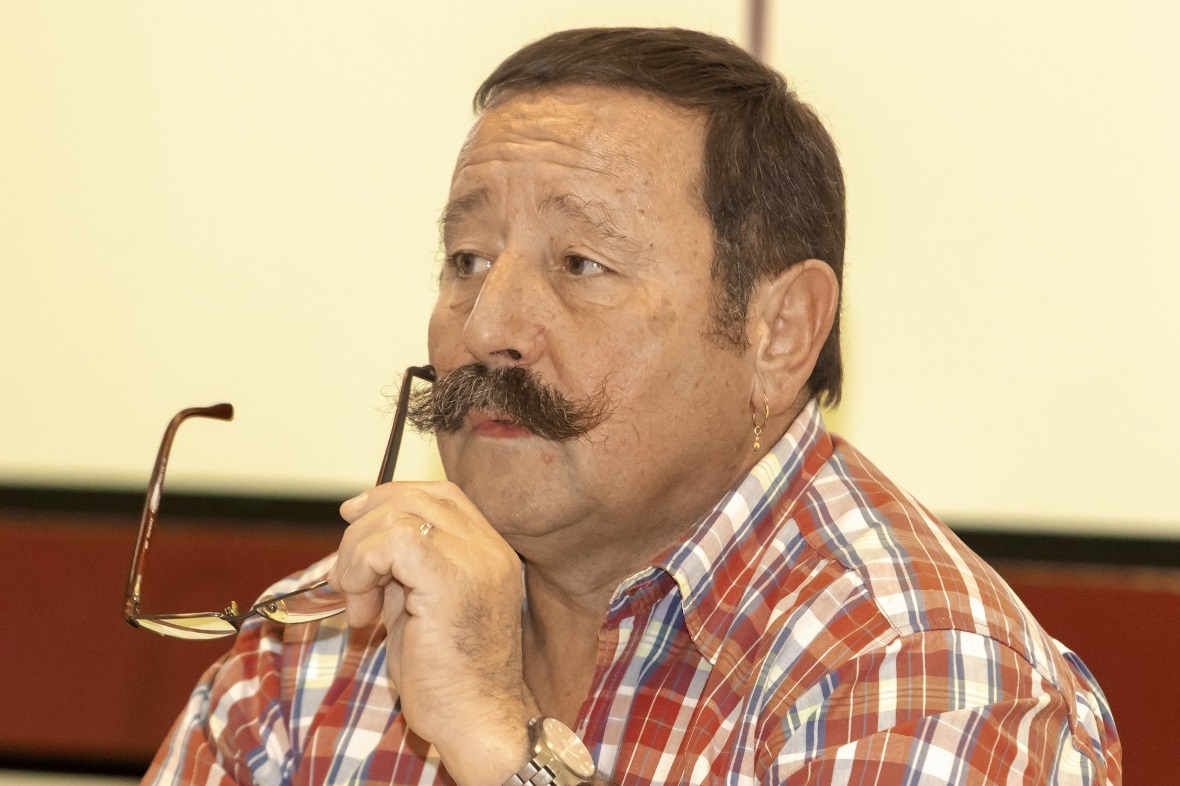 Gemeindepräsident Albert Wampfler hörte gut zu was von Votanten gesagt wurde.