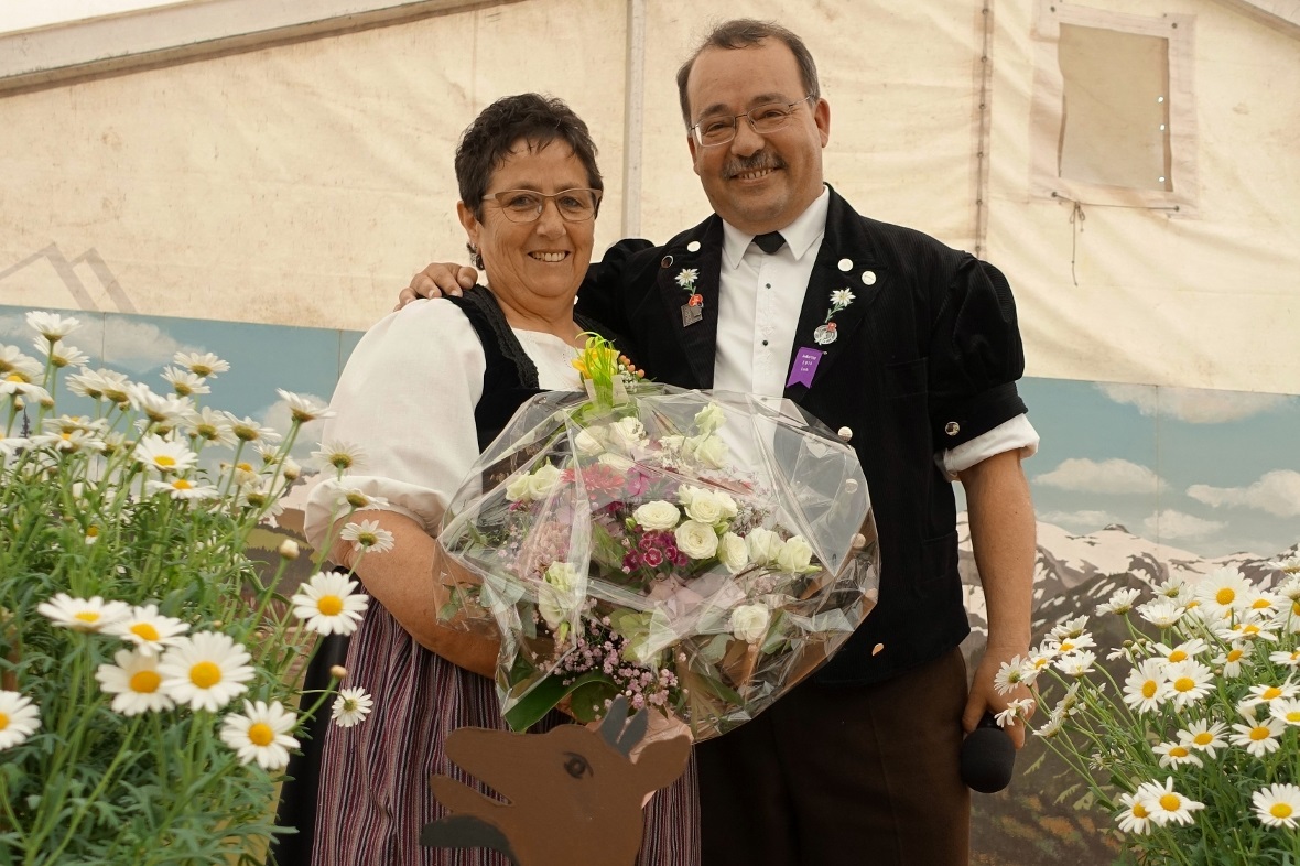 Gemeindepräsident René Müller dankte Dirigentin Silvia Zbären für ihr 20-jährige...