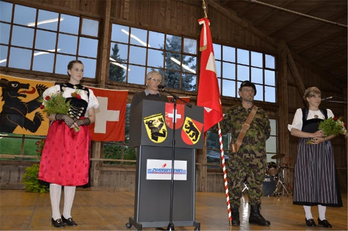 Gemeindepräsident Ueli Zeller begrüsste die Festgemeinde in der Märithalle.In sc...