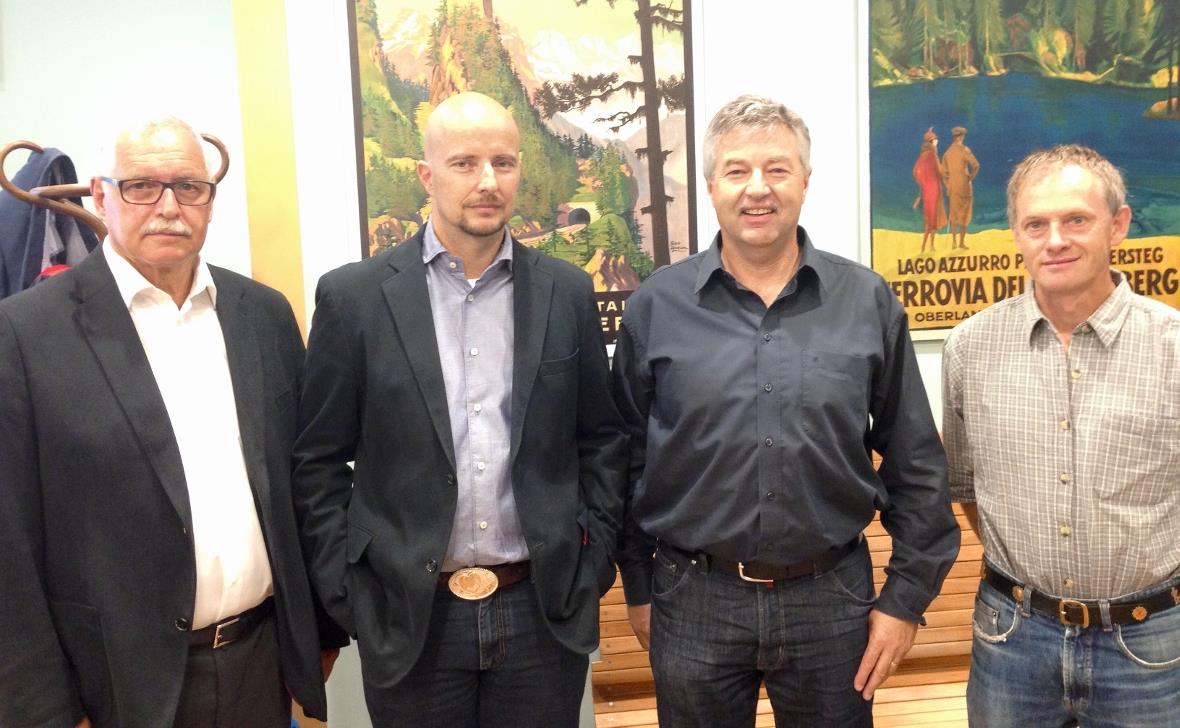 Gemeindevertreter von links nach rechts: Urs Weibel (Kandersteg), Jürg Ziörjen (...