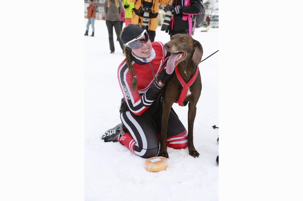 Gemeinsame Freude am Sieg: Lena Weilenmann mit ihrem 5-jährigen Greyster Chap.