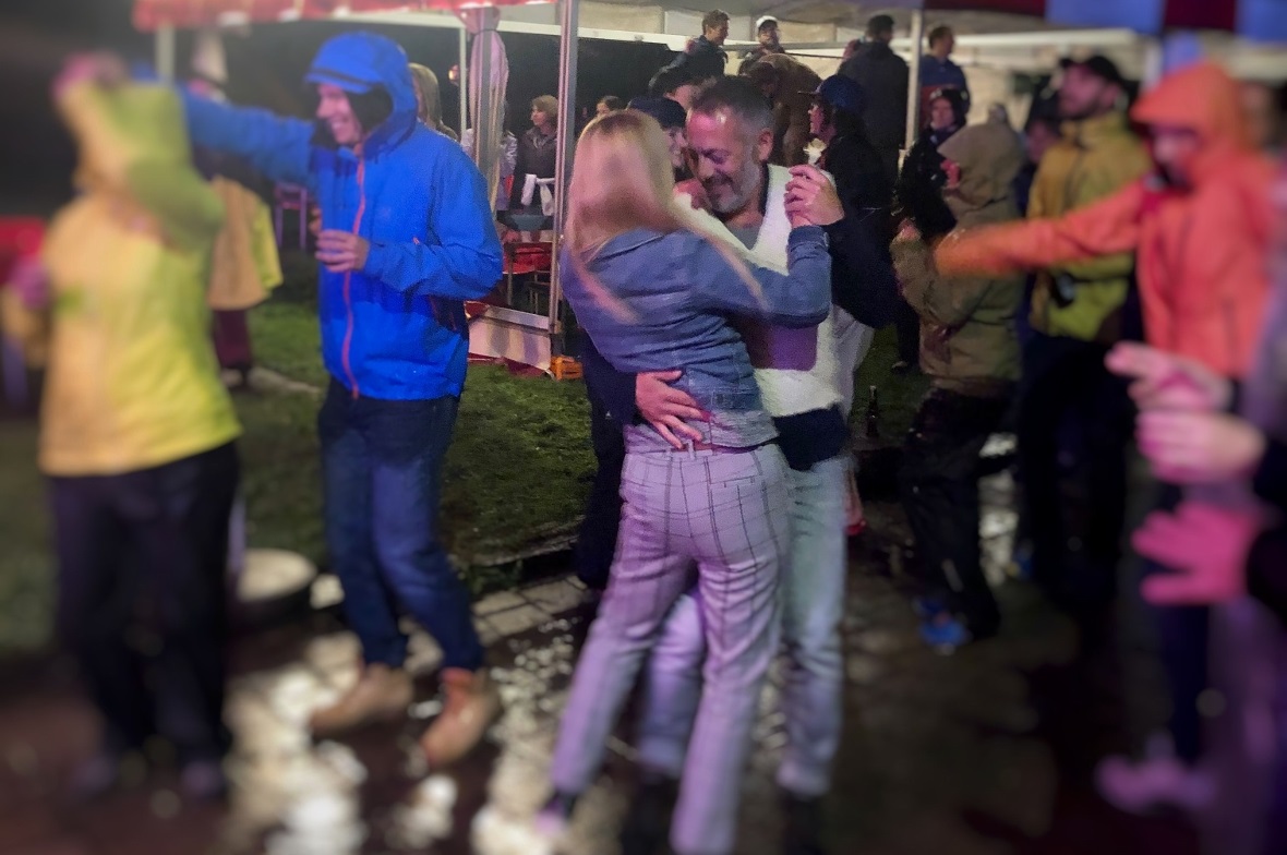 Gerollt wurde mit viel Freude zu Musik.