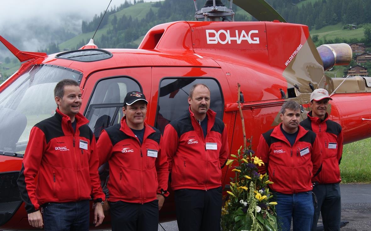 Geschäftsführer Daniel Sulzer mit der Piloten-Crew Frank Cotting, Simon Thöni, Patrick Maurer und Beat Kaiser.