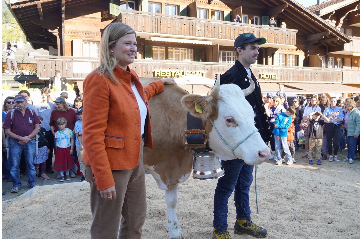 Geschäftsführerin von Lenk-Simmental AG Helena Galanakis, Miss Lenk „Alexija“ un...