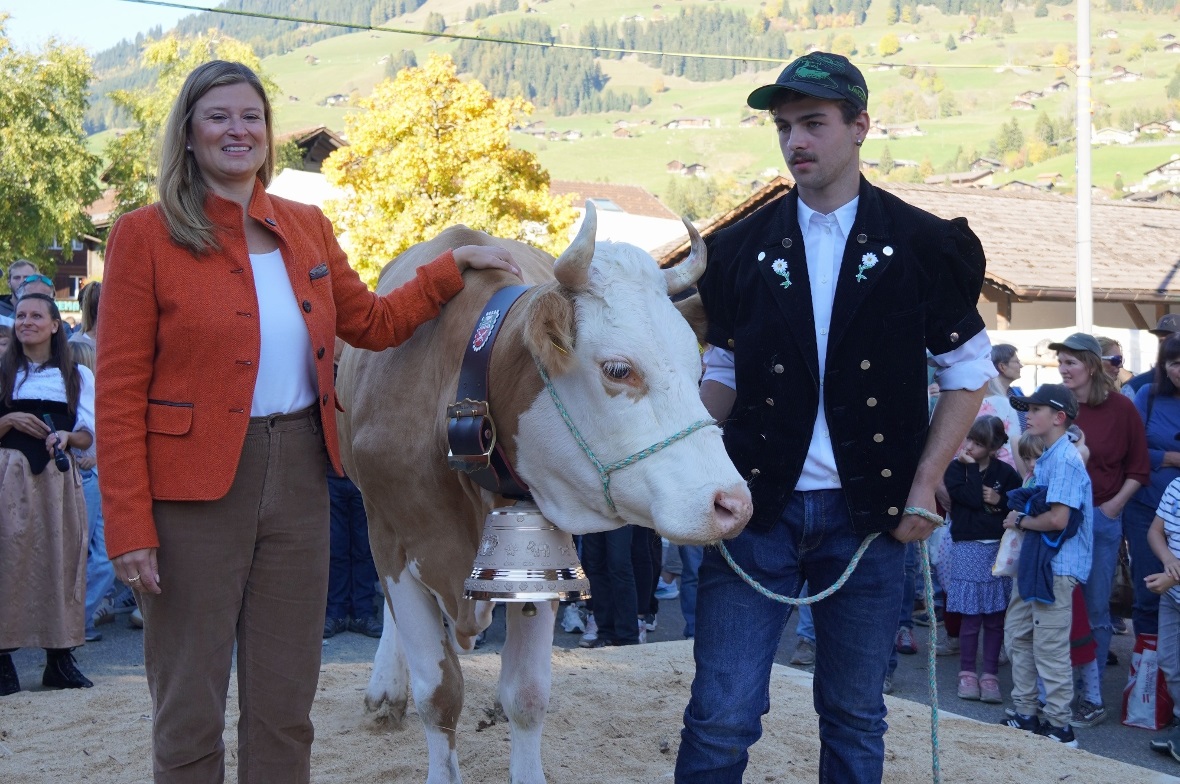Geschäftsführerin von Lenk-Simmental AG Helena Galanakis, Miss Lenk „Alexija“ un...