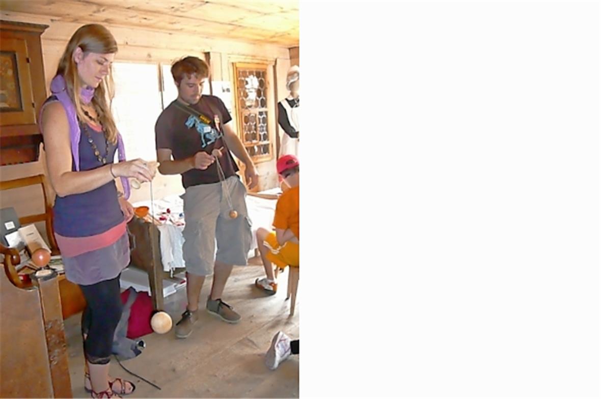 Geschicklichkeitsspiele für grosse und kleine Kinder: Gar nicht so einfach!