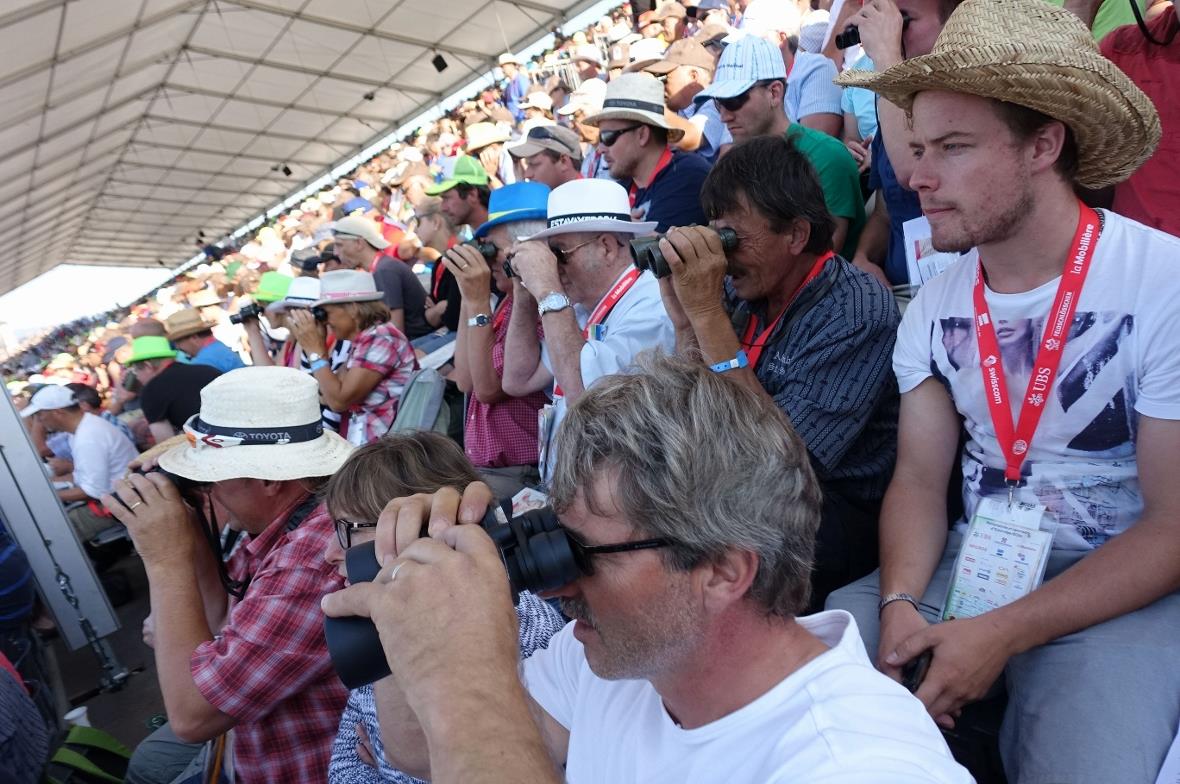 Gespannt verfolgten die Obersimmentaler den Kampf von Patrick Gobeli.