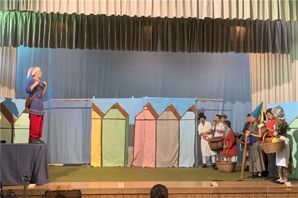 Gespannt warteten die Leute auf den Flug von Till… wird er fliegen?