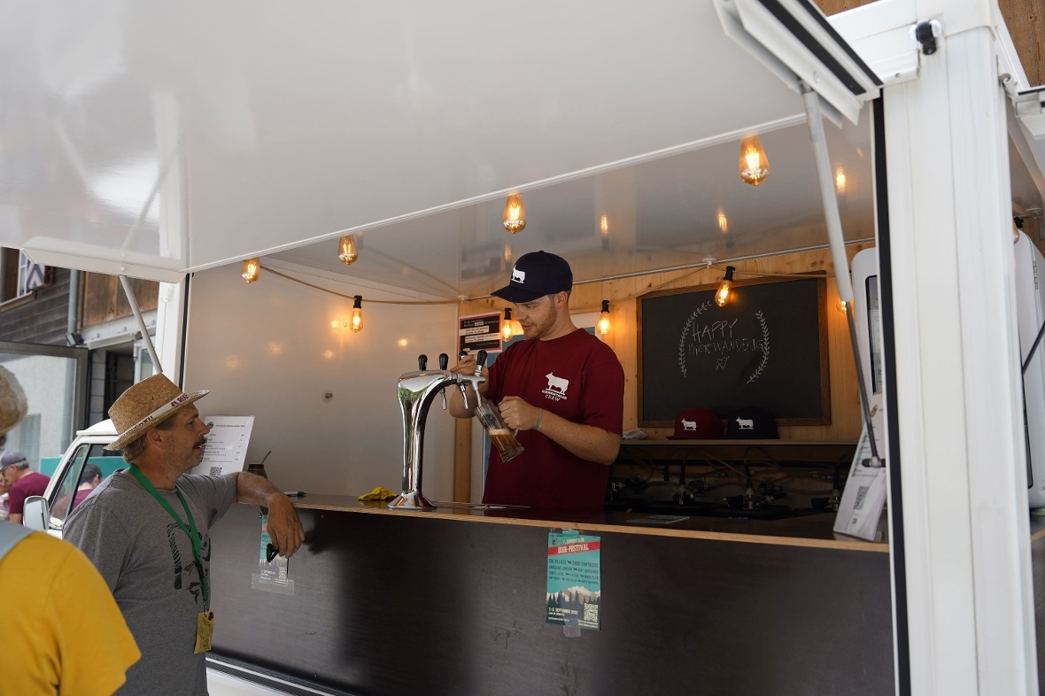 Gespräche am Zapfhahn: Hier am Stand der Simmentaler Braumanufaktur.