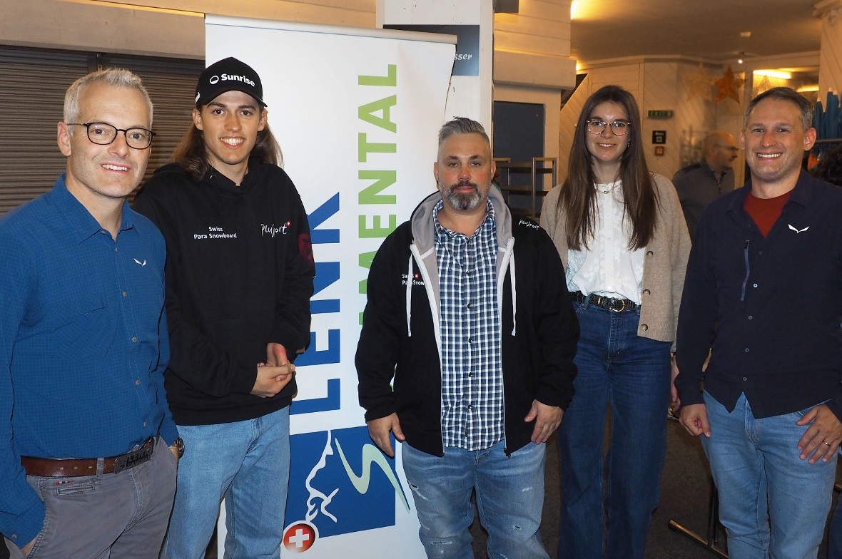Gestalteten den Infoabend «Barrierefreiheit»: Albert Kruker, Aron Fahrni (Snowboard-Lehrer und PluSport Kader), Silvan Hofer (PluSport-Sprecher, Nationaltrainer Para-Snowboard & Koordinator Skischulen), Selina Finsler und Patrick Kohli.