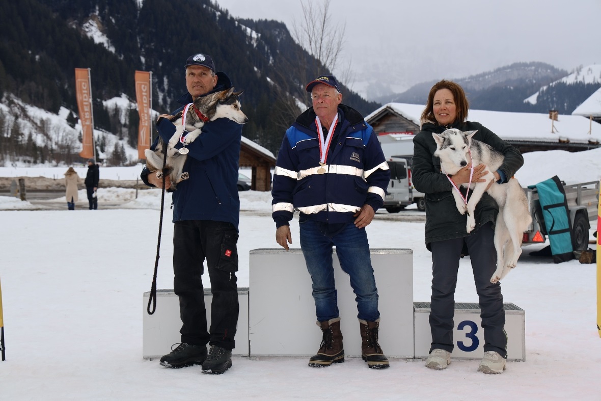 Gewinner Sprint 8 Hunde, SH 12 km / 8 km