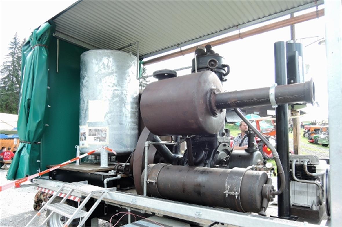 Glühkopfmotor aus dem Jahre 1920.