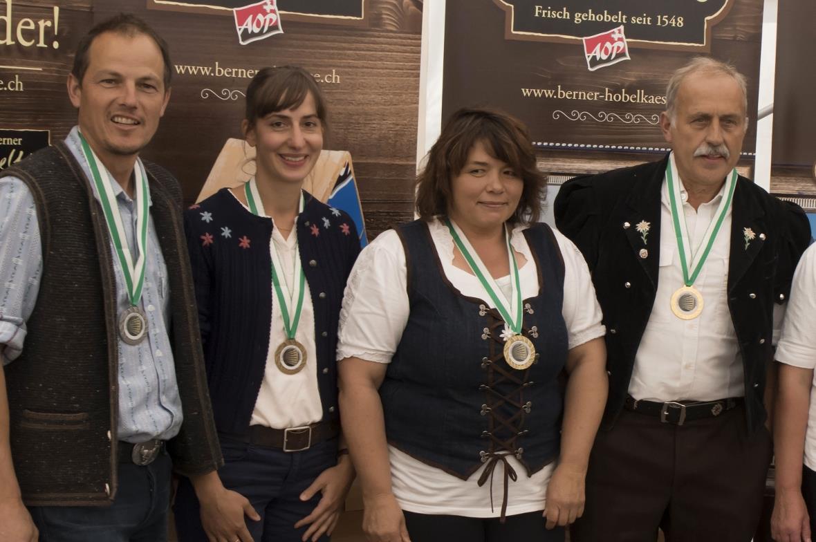 Gold und Silber für Lenker Premier Grand Cru Alpen: Adrian Zeller und Katharina Dorn, Silber (Alp Ahorni) und Annemarie und Hans-Rudolf Bühler, Gold (Alp Ritz).