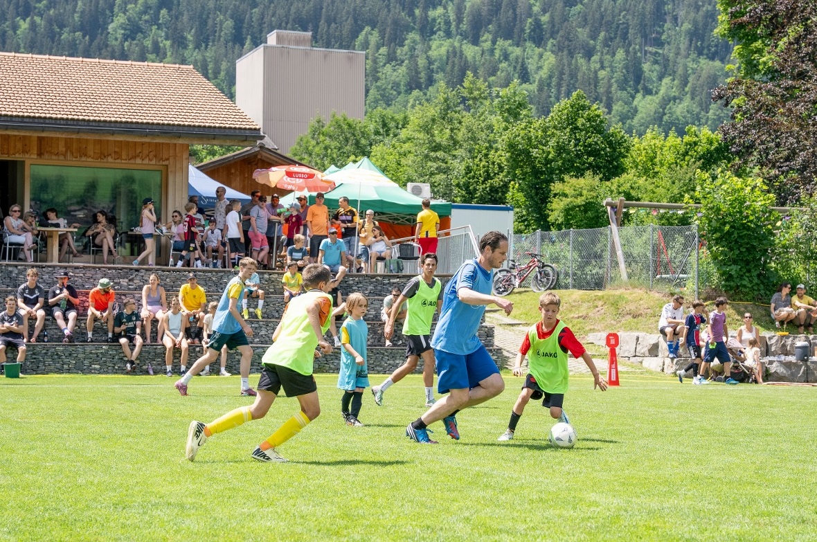 Gross und Klein spielten zusammen und gegeneinander.