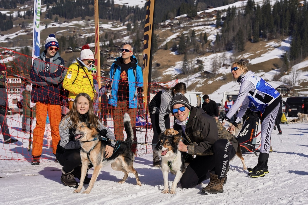 Grosse Nervosität vor dem Start? Nicht bei allen Teilnehmern und Helfern. Hier w...