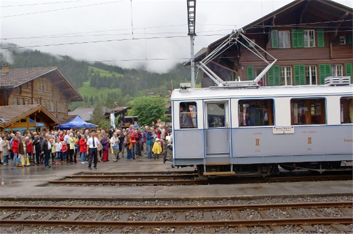 Grosser Bahnhof für die legendäre 11er Komposition aus dem Jahr 1905