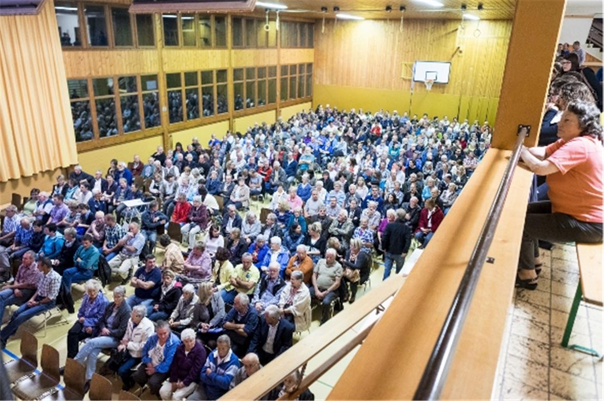 Grosses Interesse der Bevölkerung an der Informationsveranstaltung zur medizinis...