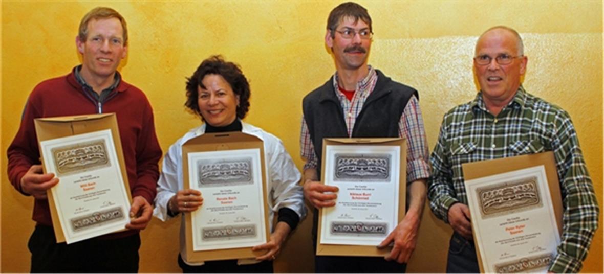 Topleistungen von Sennen und Älplern ausgezeichnet Gruppe 3: Willi Bach, Renate Bach, Niklaus Burri und Peter Ryter.