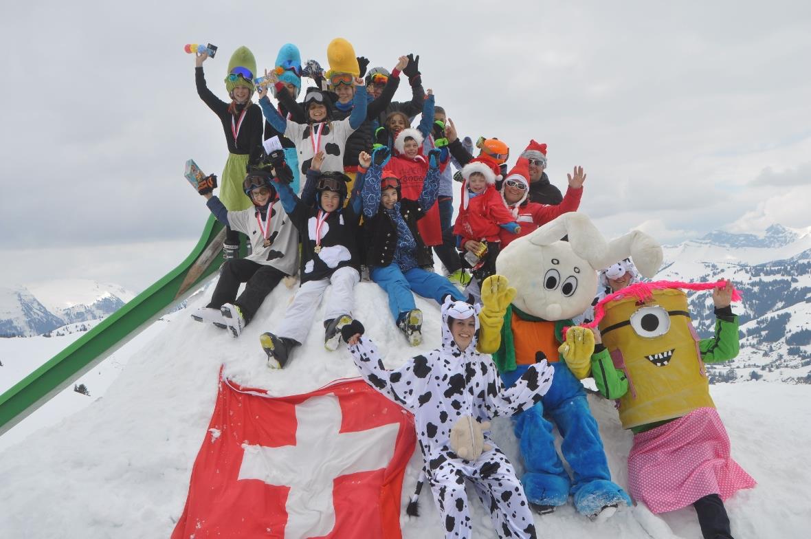 Gruppenbild der kostümierten Teams.